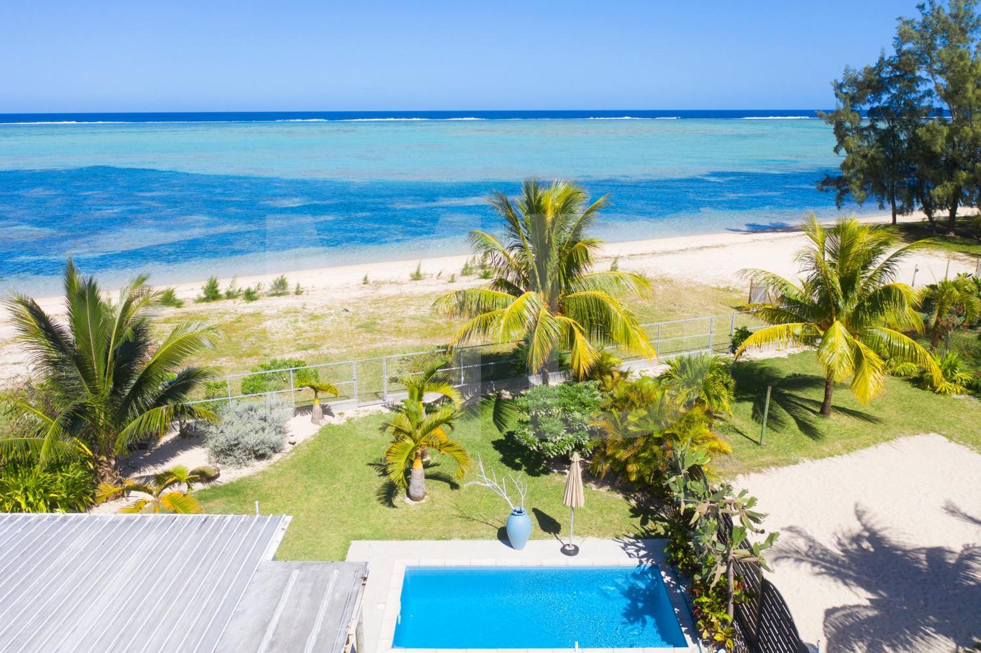 Chalet Kestrel With Pool On The Beach Riambel Exterior photo